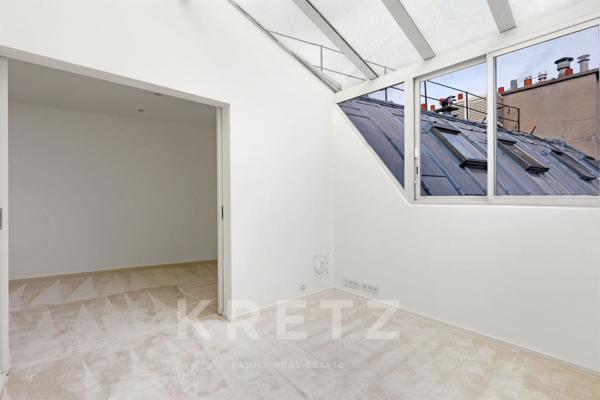 Appartement en dernier étage avec vue dégagée sur le Louvre