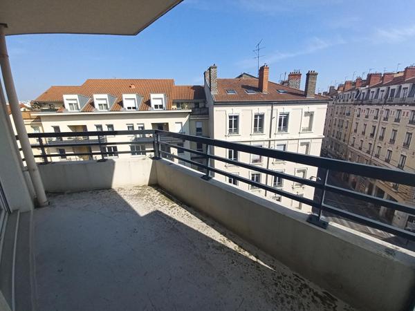 Appartement VILLEURBANNE 76.61 m²