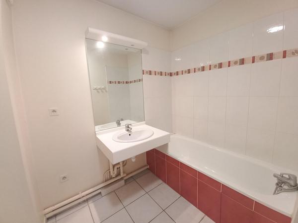 Appartement VILLEURBANNE 76.61 m²