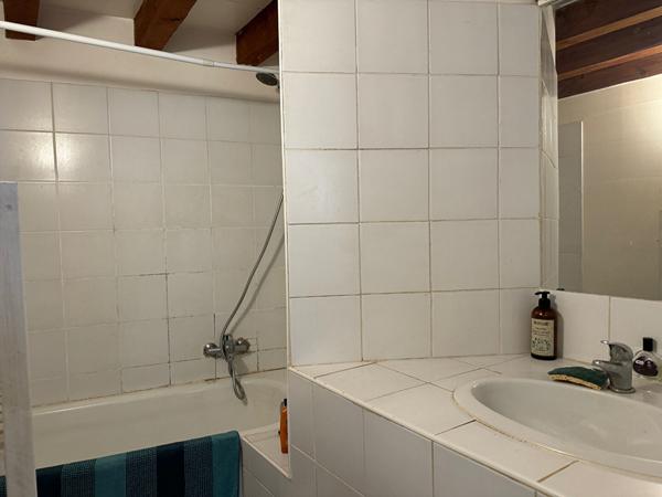 VENDU LOUE appartement 2 pièces 38m2 13008  Marseille Secteur ROUET