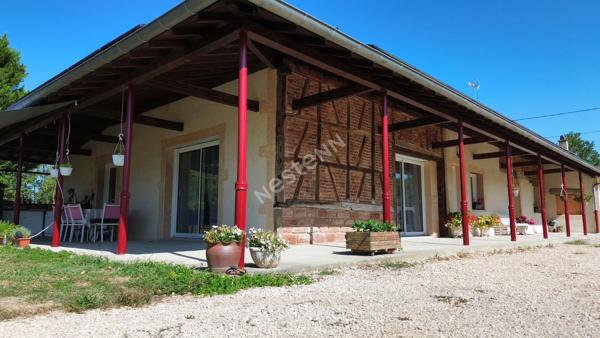 Ferme bressane de caractère entièrement rénovée de 190 m² - Prestations haut de gamme -  Terrain de 3 300 m²
