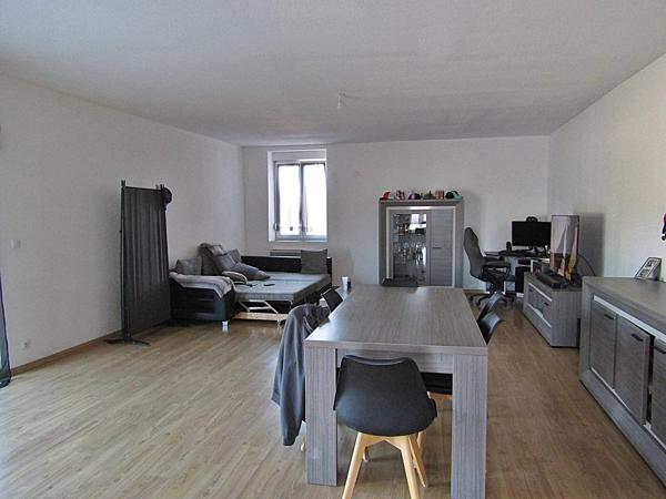 Location                                                      Appartement
                        
                     4 pièces                      125 m2                     à Saint-Remy