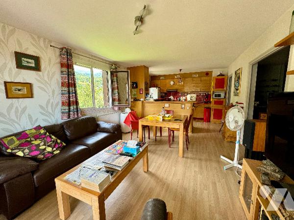 EXCLUSIVITE : INVESTISSEMENT - PLACEMENT Appartement T2 d'environ 63,50 m² loi carrez. - ALBERTVILLE