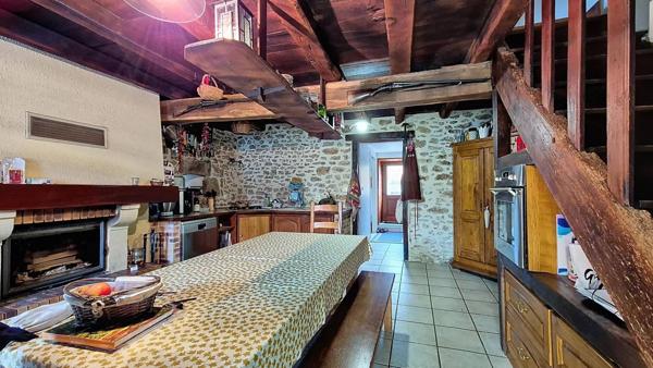 Charmante maison en pierre à Compreignac, à 20 min de Limoges