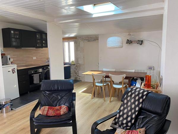A VENDRE LA ROCHELLE CENTRE VILLE IMMEUBLE DE 80 M2