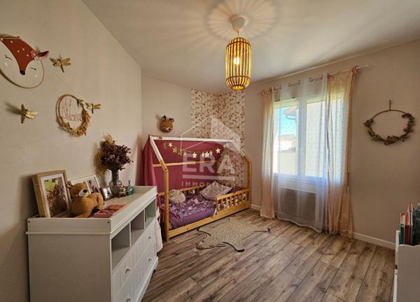 Maison de plain pied 4 chambres avec garage 