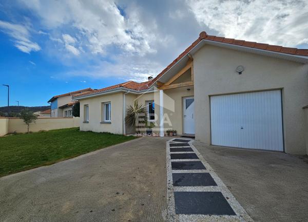 Maison de plain pied 4 chambres avec garage 