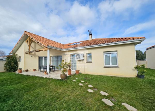 Maison de plain pied 4 chambres avec garage 