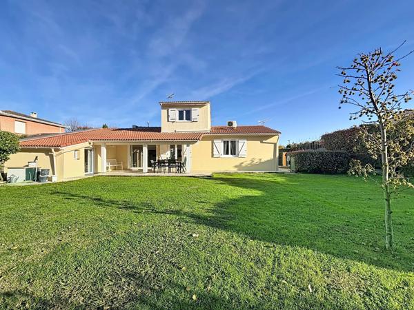 Maison 5 pièces avec garage et cabanon