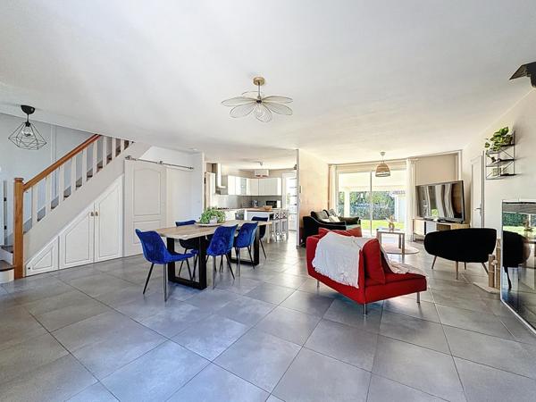 Maison 5 pièces avec garage et cabanon