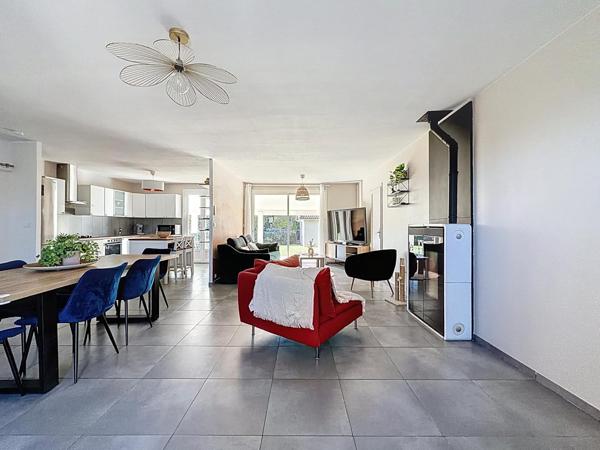 Maison 5 pièces avec garage et cabanon