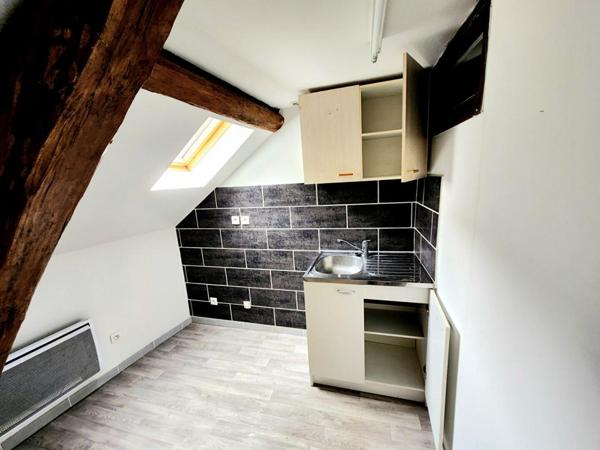 Exclusivité - Les Andelys - Immeuble de rapport de 3 logements  dont 2 loués pour une rentabilité de  1.520  mensuel - Prix 195.900