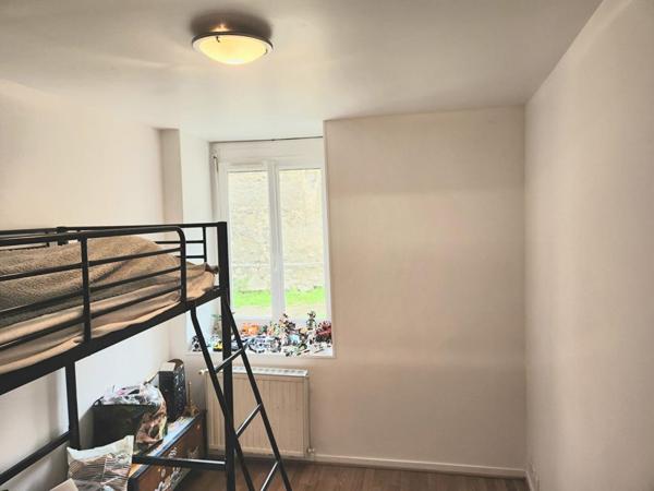 Exclusivité - Les Andelys - Immeuble de rapport de 3 logements  dont 2 loués pour une rentabilité de  1.520  mensuel - Prix 195.900