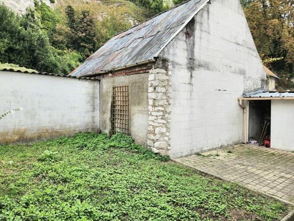 Exclusivité - Les Andelys - Immeuble de rapport de 3 logements  dont 2 loués pour une rentabilité de  1.520  mensuel - Prix 195.900