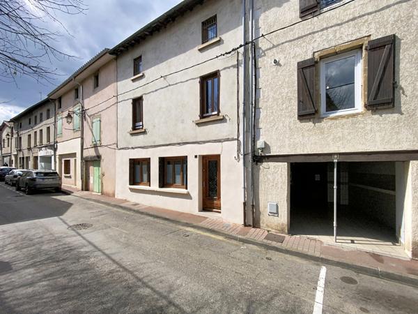 Roussillon (38150) Maison de ville 135 m² – 4 chambres – extérieur – aucun travaux