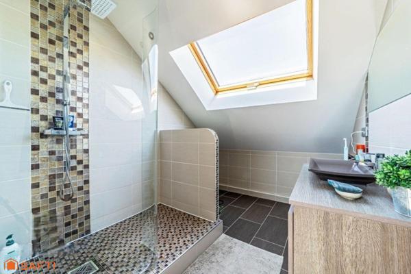 Maison 180m2, 6 pièces,3 chambres, dépendance