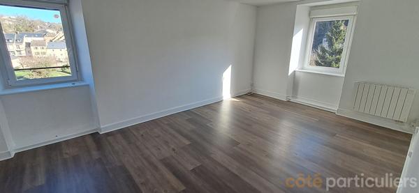 Location Appartement92,13 m² - 4 Pièces - PONT DE SALARS (12290)