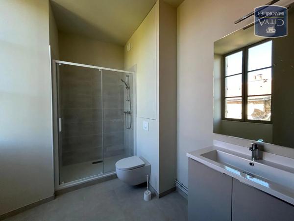 Appartement à louer 2 pièces 60.8m² Dole (39100)