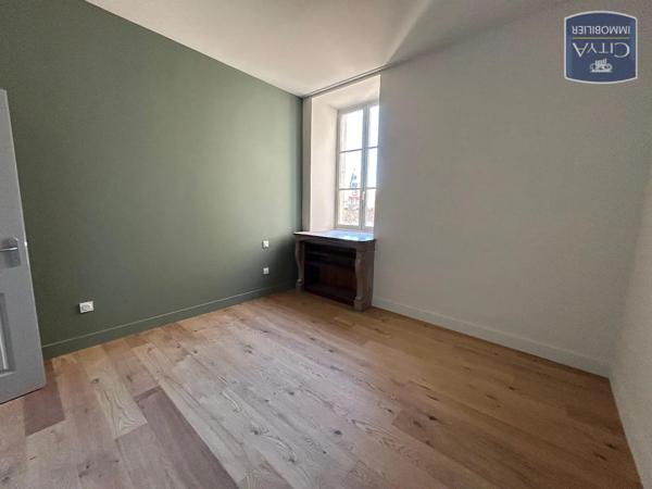 Appartement à louer 2 pièces 60.8m² Dole (39100)