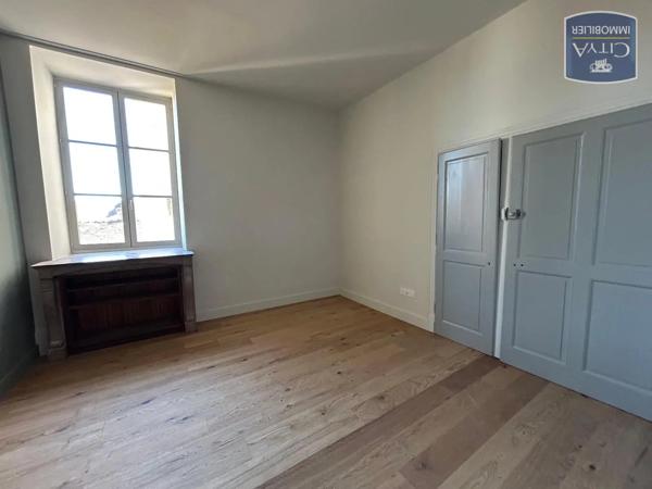 Appartement à louer 2 pièces 60.8m² Dole (39100)