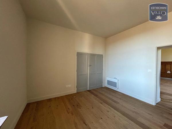Appartement à louer 2 pièces 60.8m² Dole (39100)
