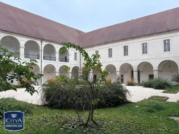 Appartement à louer 2 pièces 60.8m² Dole (39100)