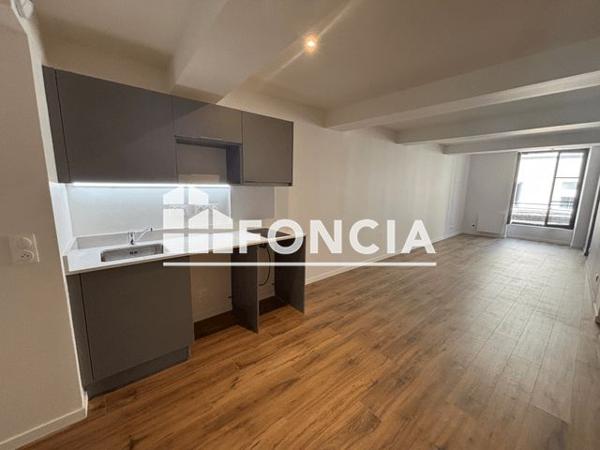 Location Studio 38.2 m² - 25 Rue Maréchal Joffre Pau 64000