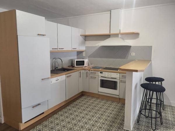 EPERNAY-HYPER CENTRE : APPARTEMENT LOUE EN MEUBLE de 94,20 m² avec CELLIER PRIVATIF