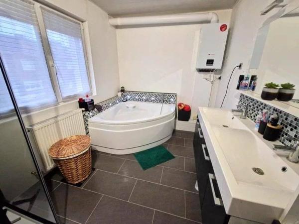 Vente immobilière : Maison à Halluin  4 pièces 105 m² 269 000 €- Immobilière de Neuville.