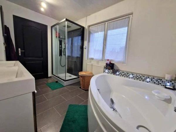 Vente immobilière : Maison à Halluin  4 pièces 105 m² 269 000 €- Immobilière de Neuville.