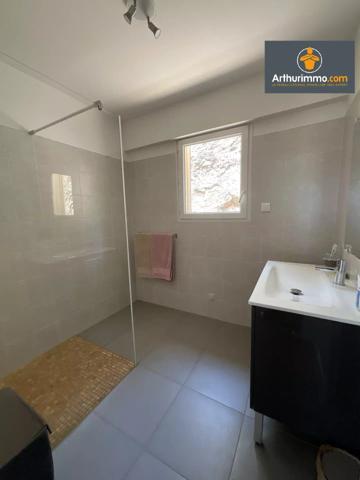 Vente                                                      Maison
                        
                     5 pièces                      132 m2                     à Arbellara