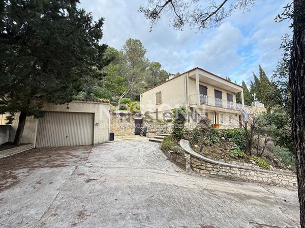 Maison T8 de 240m2 sur un terrain de 1 700m2 - Secteur Carnoux-en-provence