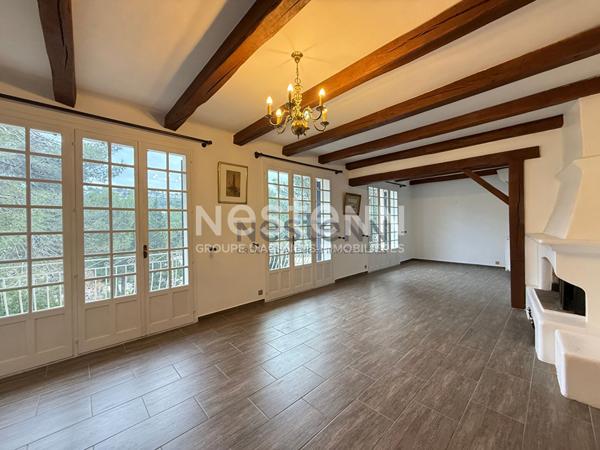 Maison T8 de 240m2 sur un terrain de 1 700m2 - Secteur Carnoux-en-provence