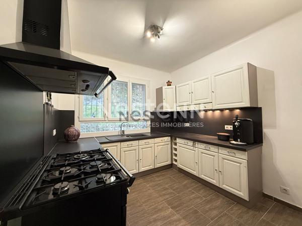 Maison T8 de 240m2 sur un terrain de 1 700m2 - Secteur Carnoux-en-provence