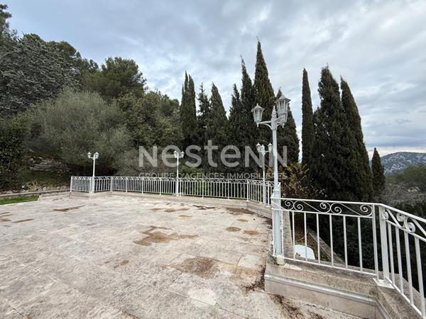 Maison T8 de 240m2 sur un terrain de 1 700m2 - Secteur Carnoux-en-provence