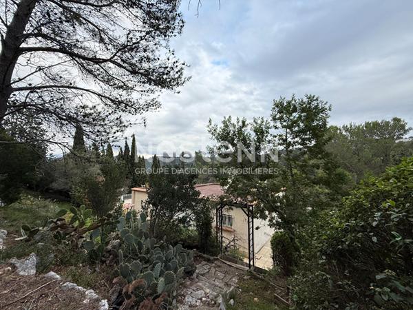 Maison T8 de 240m2 sur un terrain de 1 700m2 - Secteur Carnoux-en-provence