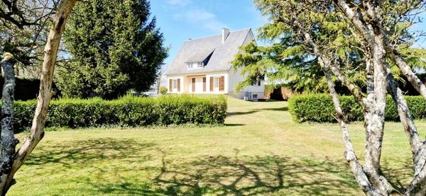 EXCLUSIVITÉ – Maison familiale de 195 m² – 7 chambres – Sous-sol complet – Double garage – Condé-sur-Vire