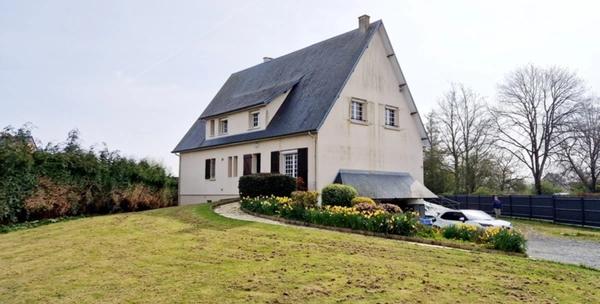 EXCLUSIVITÉ – Maison familiale de 195 m² – 7 chambres – Sous-sol complet – Double garage – Condé-sur-Vire