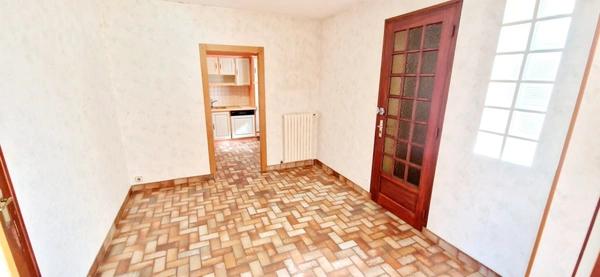 EXCLUSIVITÉ – Maison familiale de 195 m² – 7 chambres – Sous-sol complet – Double garage – Condé-sur-Vire