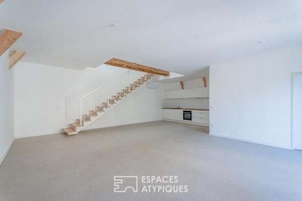 Ensemble immobilier de caractère et fort potentiel avec gite indépendant et grande remise