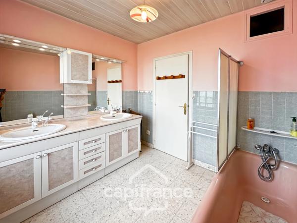 🏡 À vendre – Maison familiale de 150 m² sur sous-sol complet au cœur de Parigné-l’Évêque (1970) 5 chambres – Terrain clos et arboré de 766 m²