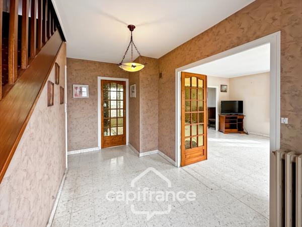 🏡 À vendre – Maison familiale de 150 m² sur sous-sol complet au cœur de Parigné-l’Évêque (1970) 5 chambres – Terrain clos et arboré de 766 m²