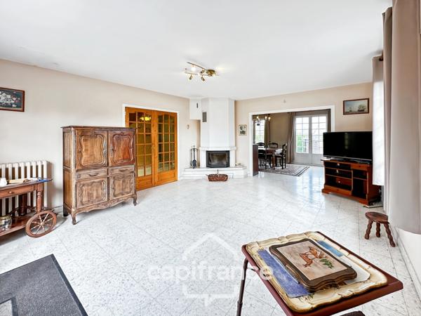 🏡 À vendre – Maison familiale de 150 m² sur sous-sol complet au cœur de Parigné-l’Évêque (1970) 5 chambres – Terrain clos et arboré de 766 m²