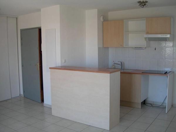 Location                                                      Appartement
                        
                     3 pièces                      51 m2                     à Agde