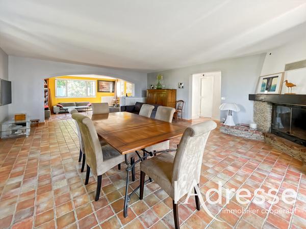 Maison Le Beausset - 6 pièces - 202 m2