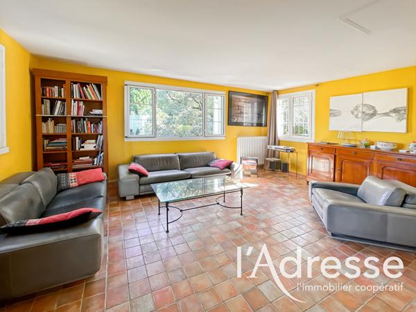 Maison Le Beausset - 6 pièces - 202 m2