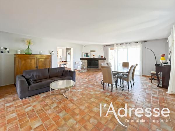 Maison Le Beausset - 6 pièces - 202 m2