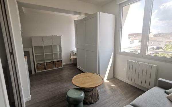 Appartement à louer    1 pièce • 21,26 m2 Massy