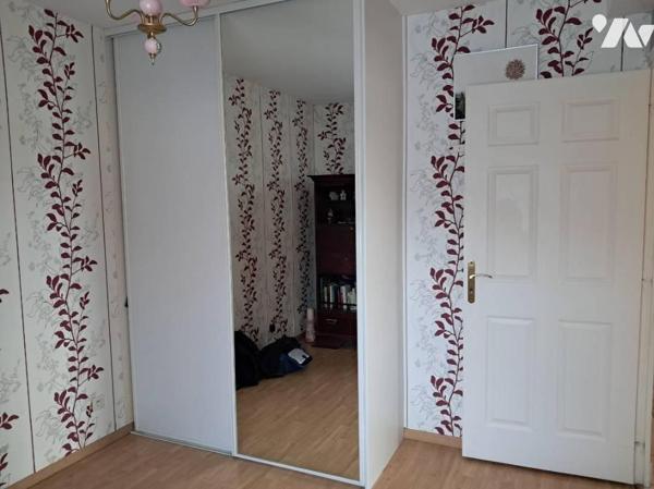 A VENDRE EXCLUSIVITE  BEL APPARTEMENT AVEC TERRASSE, JARDINET, PLACE DE PARKING,RESIDENCE SECURISEE 