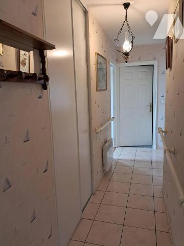 A VENDRE EXCLUSIVITE  BEL APPARTEMENT AVEC TERRASSE, JARDINET, PLACE DE PARKING,RESIDENCE SECURISEE 